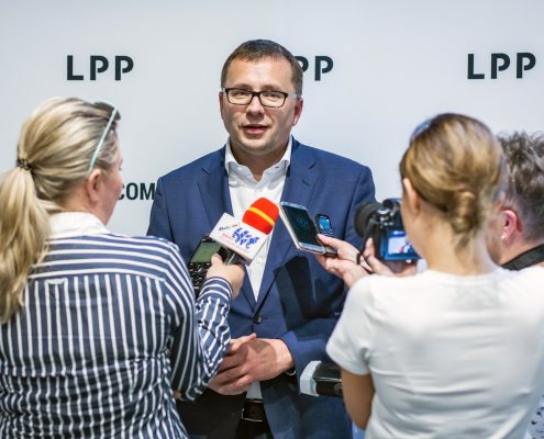 LPP rozbudowuje sieć dystrybucji i rozpoczyna program społeczny - Wywiad z wiceprezesem LPP - Jackiem Kujawą