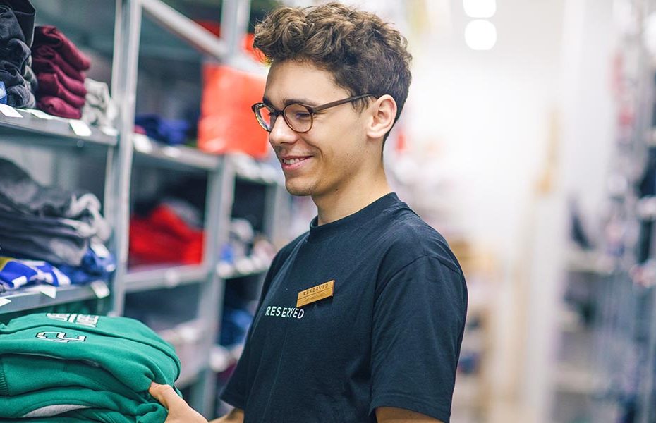 Warehouse person at Reserved stores